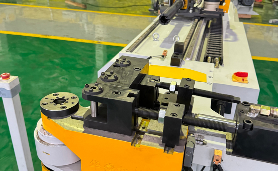 Waarom CNC-buisbuigmachines belangrijk zijn voor lichtgewicht chassisontwerp?