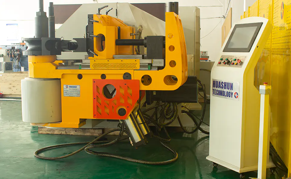 CNC M-serie volautomatische buisbuigmachine met meerdere radiussen