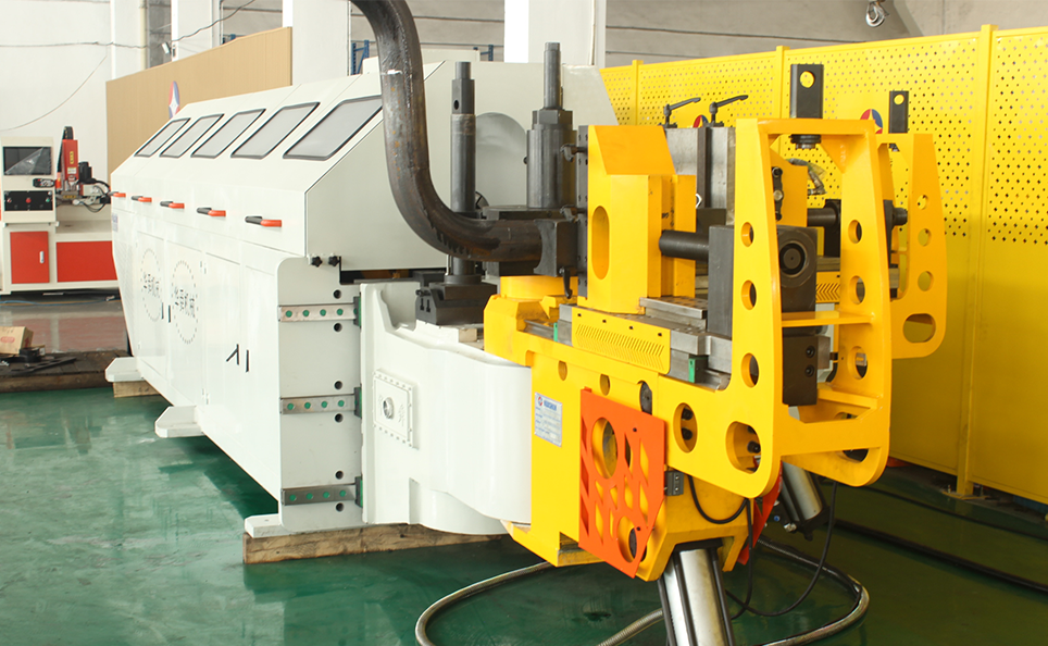 CNC M-serie volautomatische buisbuigmachine met meerdere radiussen