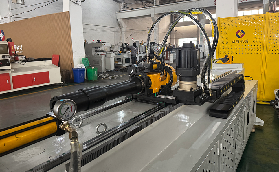 CNC S-serie volautomatische buisbuigmachine met optionele simulatiefunctie CNC S-serie volautomatische buisbuigmachine met optionele simulatiefunctie