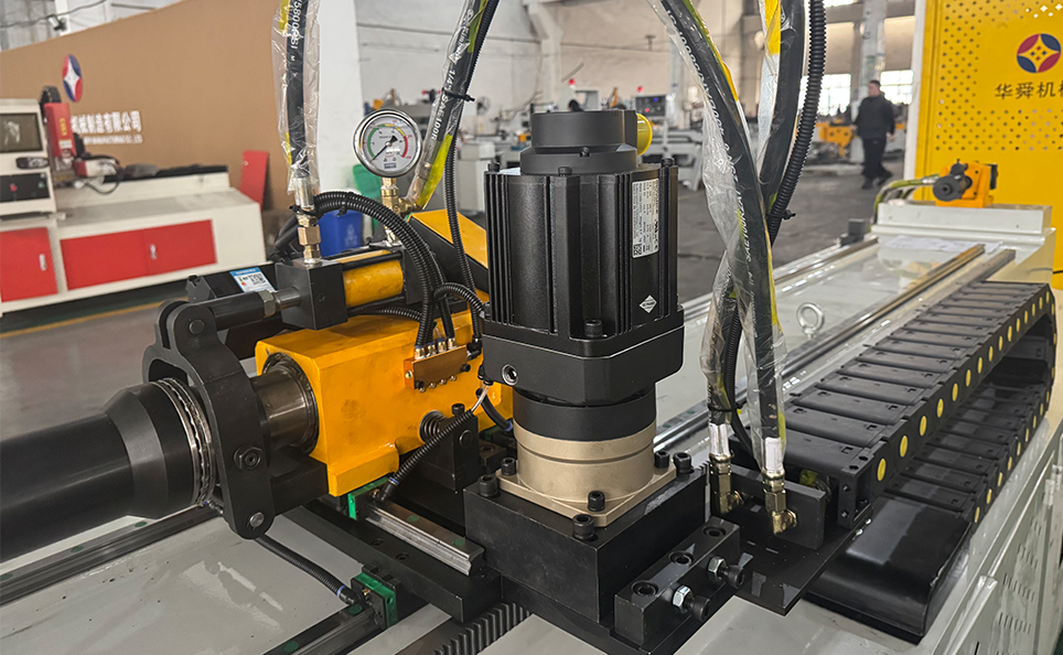 CNC S-serie volautomatische buisbuigmachine met optionele simulatiefunctie CNC S-serie volautomatische buisbuigmachine met optionele simulatiefunctie