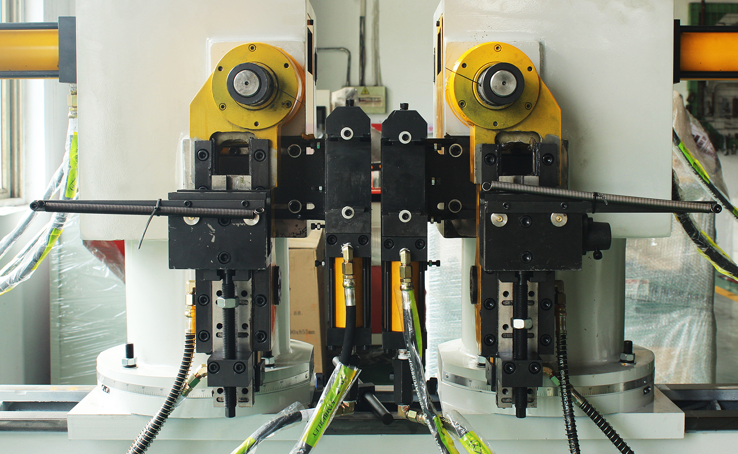 Roterende dubbelkops multi-buigpijpmachine Roterende dubbelkops multi-buigpijpmachine