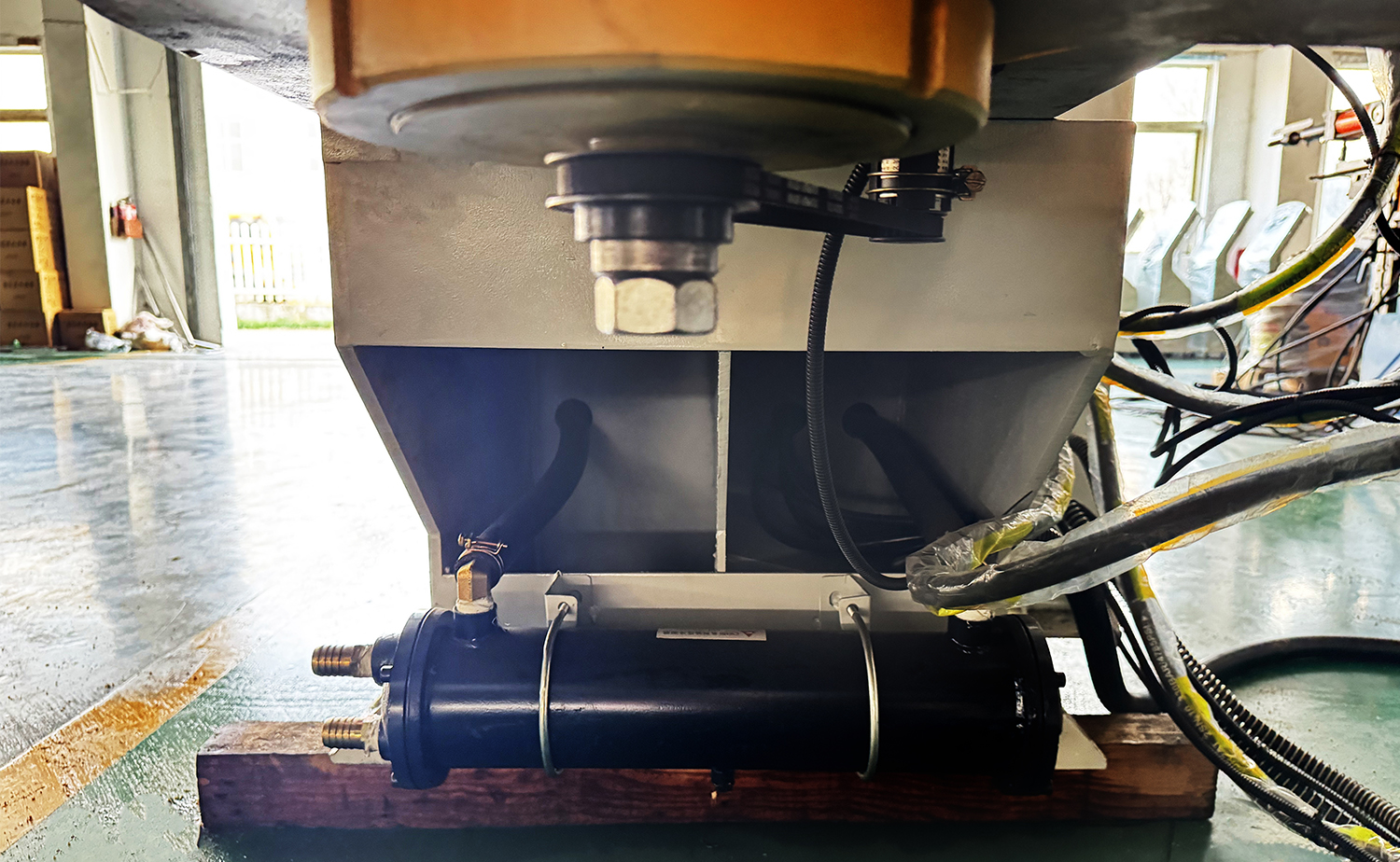 NC M-serie hydraulische buisbuigmachine met doornbediening NC M-serie hydraulische buisbuigmachine met doornbediening