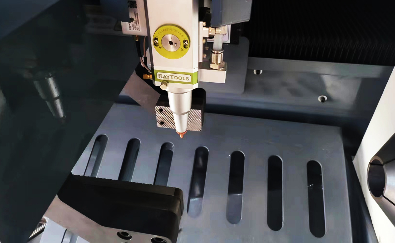 MCJG120 3D-lasersnijmachine voor buizen MCJG120 3D-lasersnijmachine voor buizen