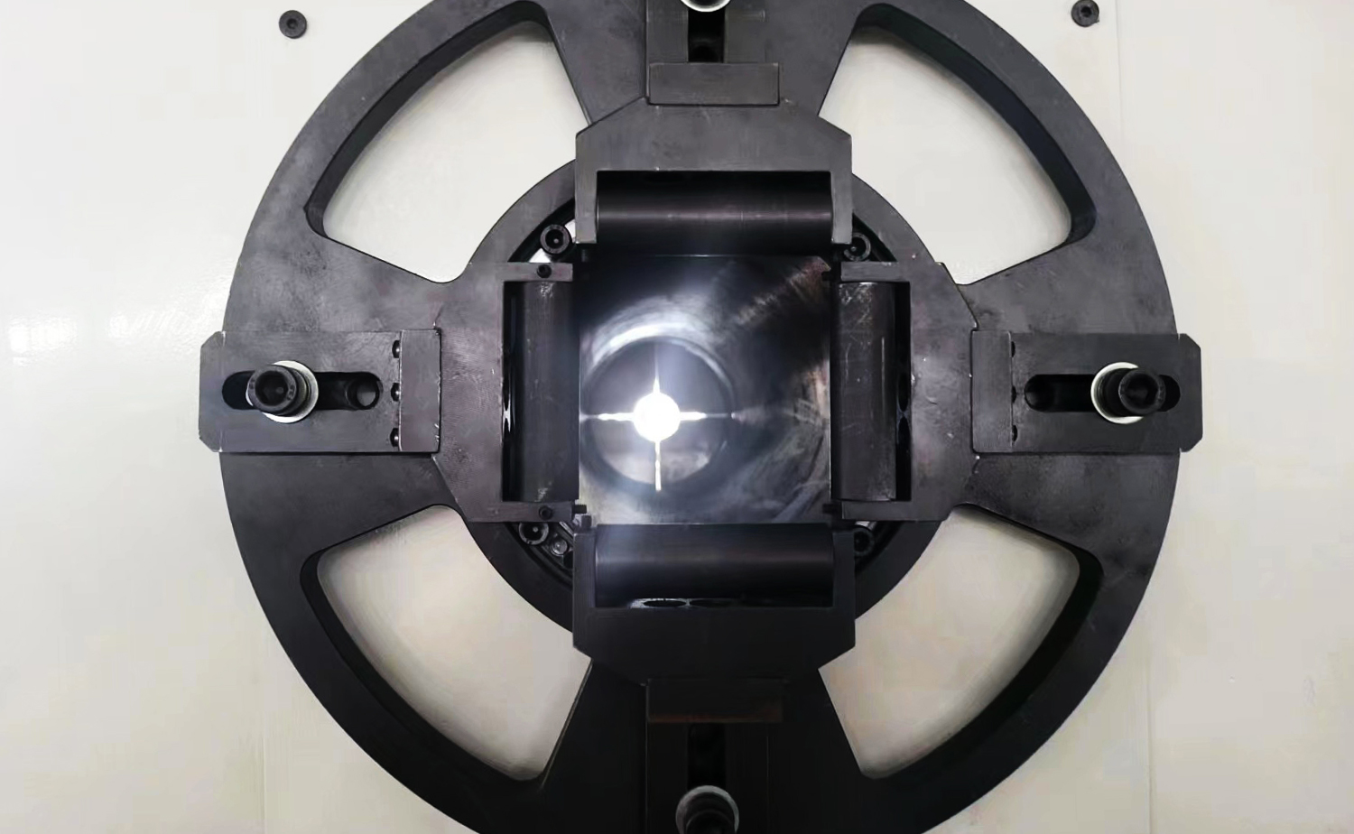 MCJG120 3D-lasersnijmachine voor buizen MCJG120 3D-lasersnijmachine voor buizen