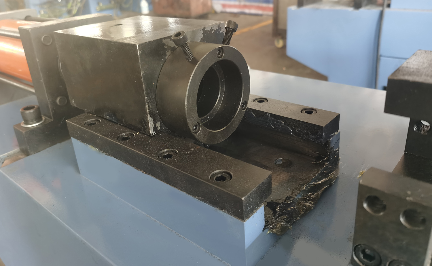 TM40 Hoog rendement automatische enkele balhoofdbuiseindvormmachine TM40 Hoog rendement automatische enkele balhoofdbuiseindvormmachine
