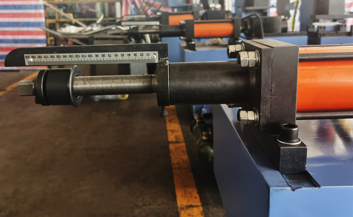 TM40 Hoog rendement automatische enkele balhoofdbuiseindvormmachine TM40 Hoog rendement automatische enkele balhoofdbuiseindvormmachine