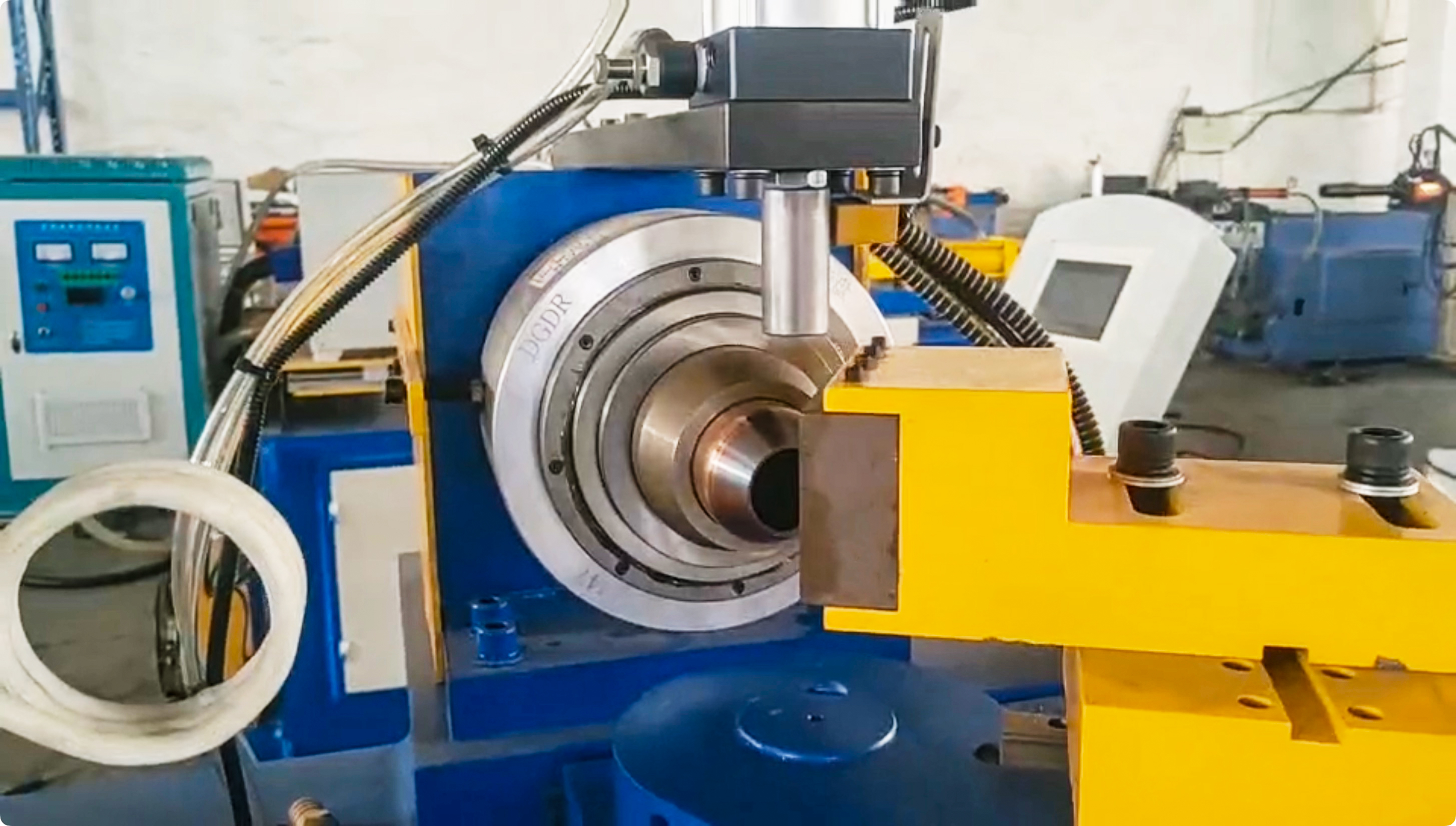 TM-S-40/60/80 Zeer efficiënte automatische buissluitmachine TM-S-40/60/80 Zeer efficiënte automatische buissluitmachine