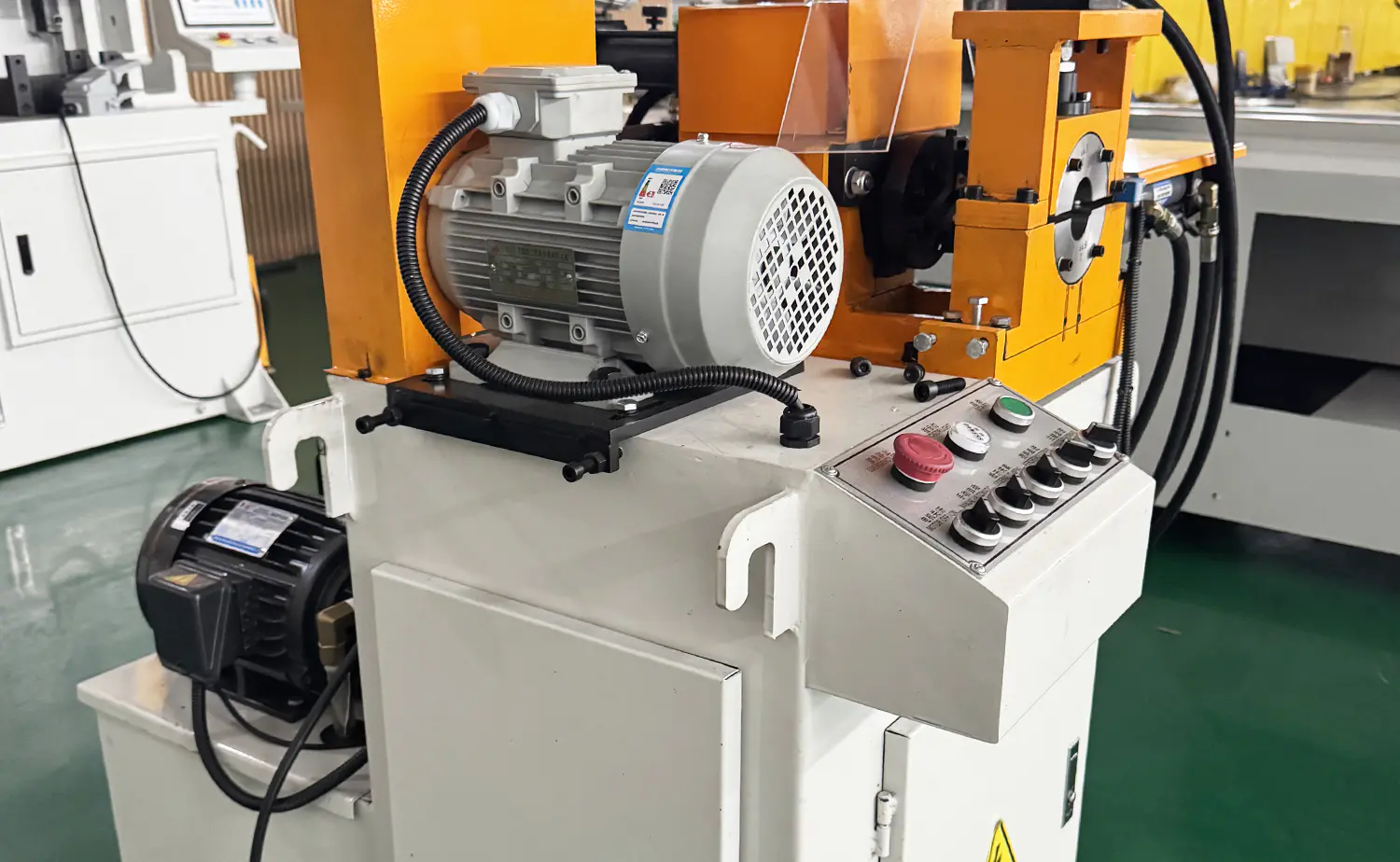 EF PV1-serie hydraulische semi-automatische buisafschuinmachine EF PV1-serie hydraulische semi-automatische buisafschuinmachine