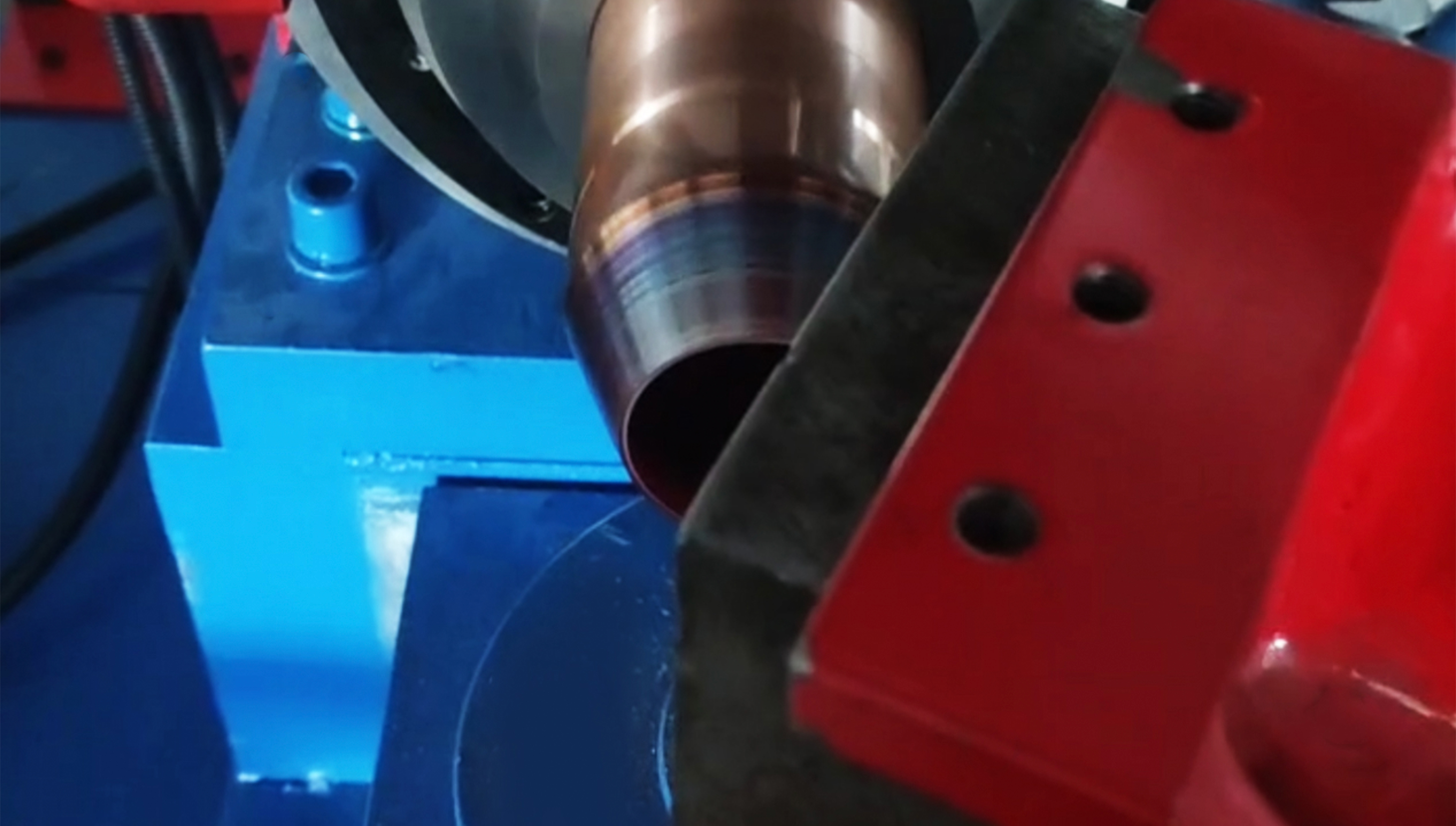 TM-S-40/60/80 Zeer efficiënte automatische buissluitmachine TM-S-40/60/80 Zeer efficiënte automatische buissluitmachine