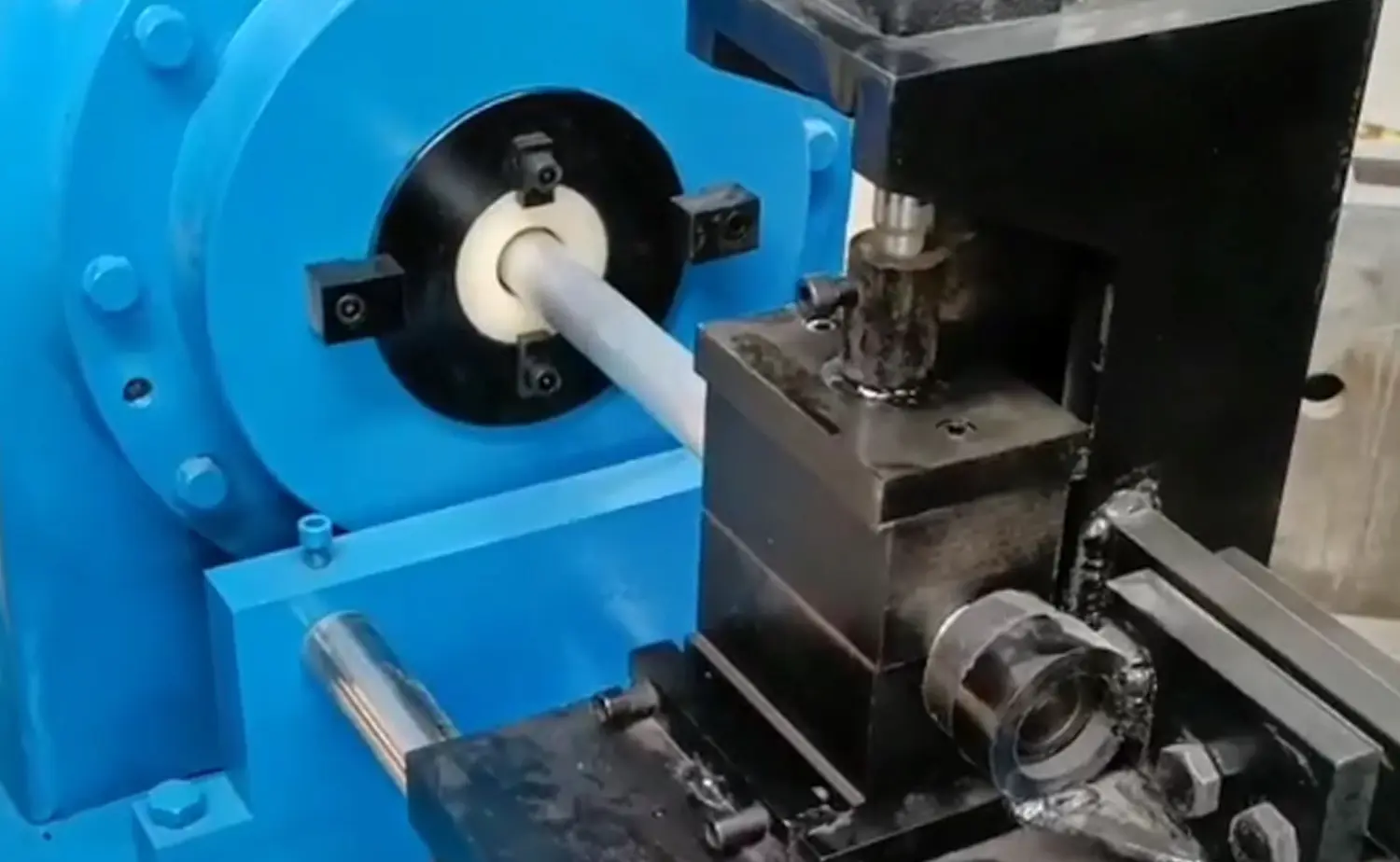 ZTM-50/60/76/114 Multi-materiaal toepasbare semi-automatische conische buisreduceermachine ZTM-50/60/76/114 Multi-materiaal toepasbare semi-automatische conische buisreduceermachine