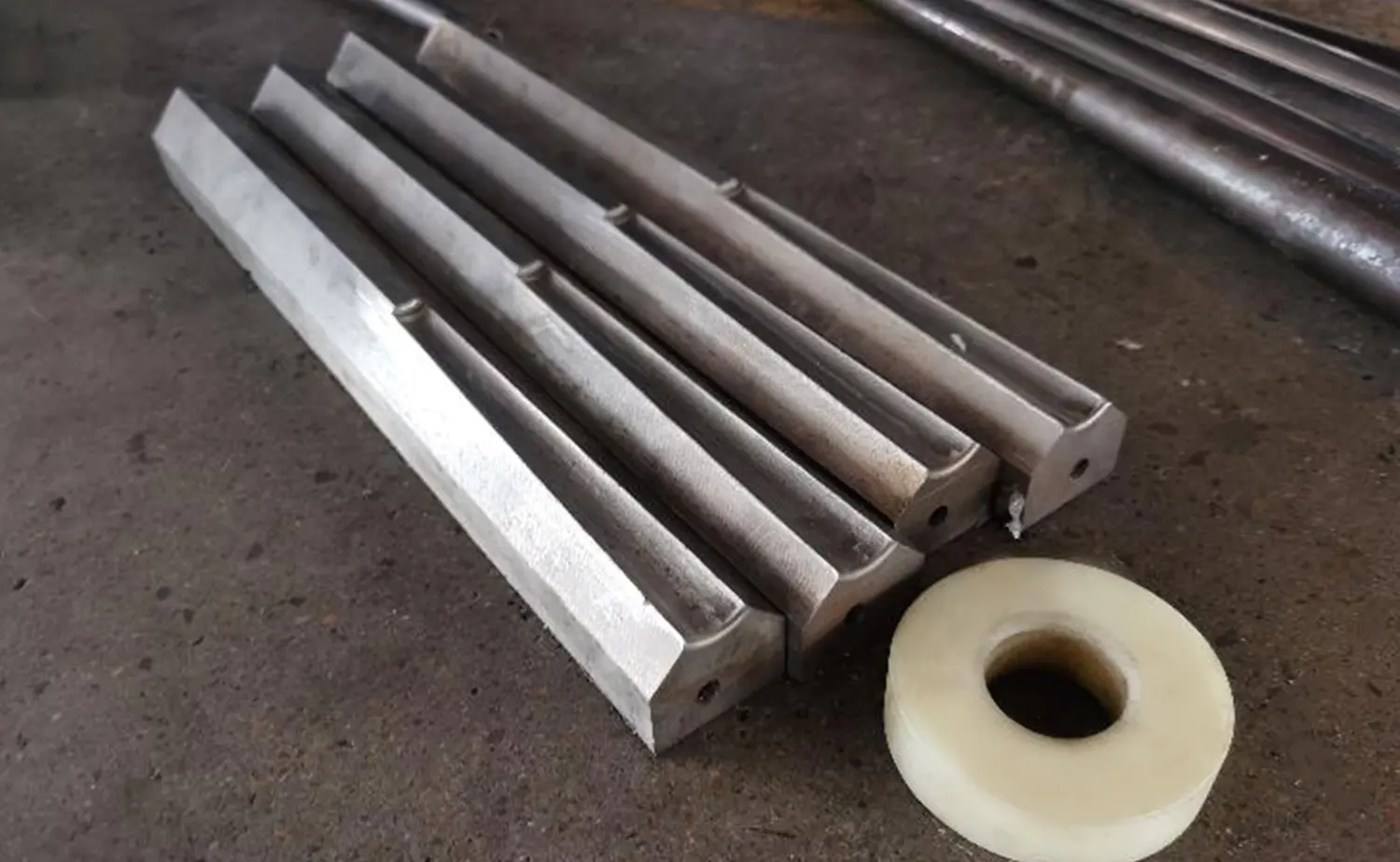 ZTM-50/60/76/114 Multi-materiaal toepasbare semi-automatische conische buisreduceermachine ZTM-50/60/76/114 Multi-materiaal toepasbare semi-automatische conische buisreduceermachine