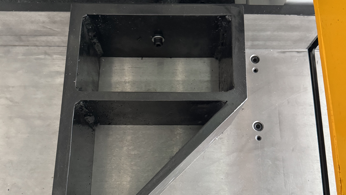 ESH horizontale semi-automatische aluminium snijmachine ESH horizontale semi-automatische aluminium snijmachine