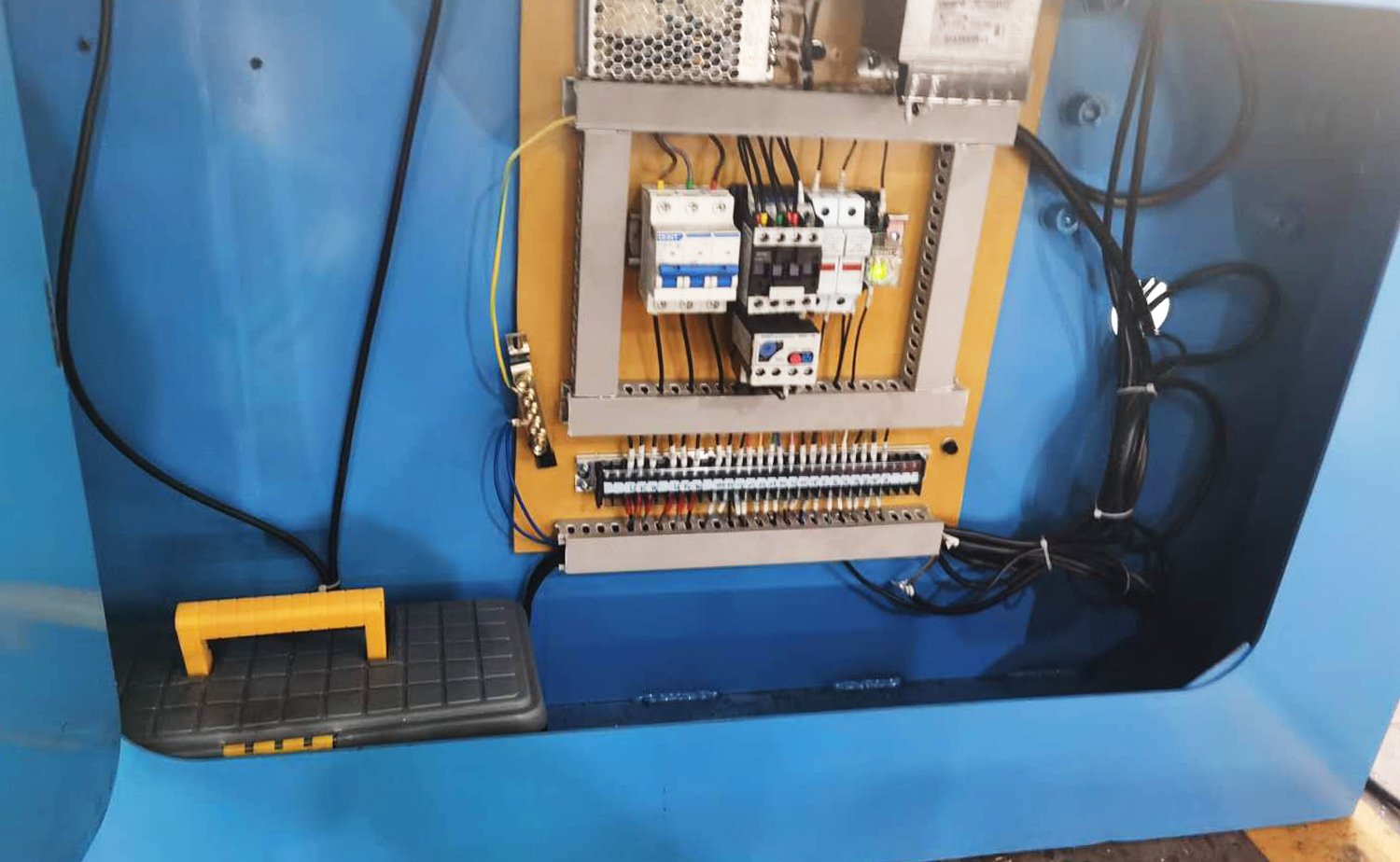 DEF AC-serie dubbelkops meerzijdige buisafschuinmachine DEF AC-serie dubbelkops meerzijdige buisafschuinmachine