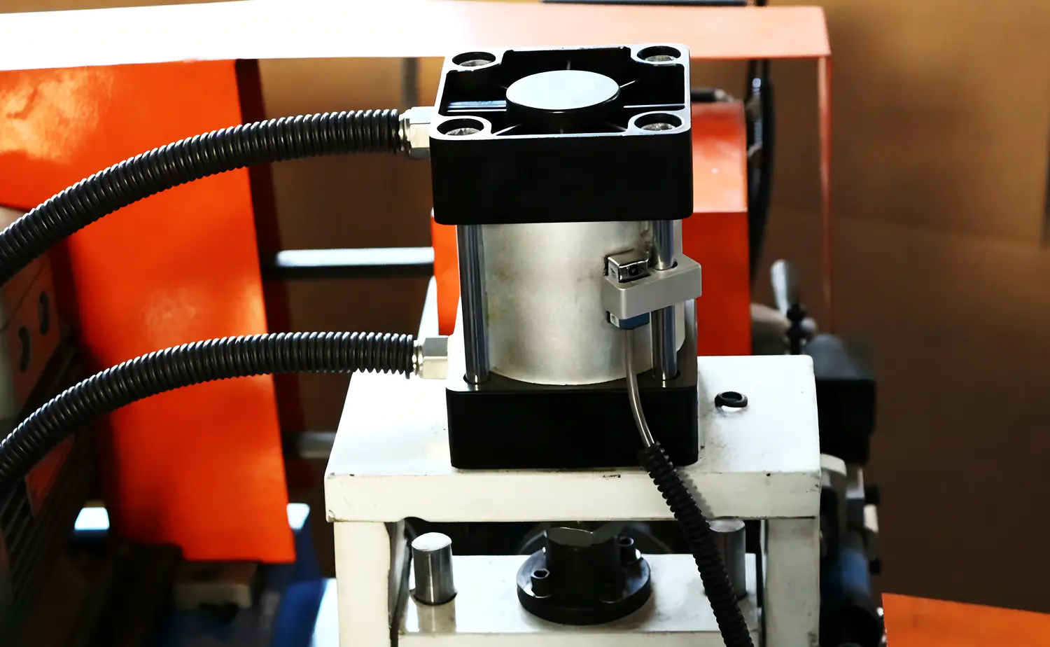 EF AC-serie afschuinmachine met enkele balhoofdbuis en hoge precisie EF AC-serie afschuinmachine met enkele balhoofdbuis en hoge precisie