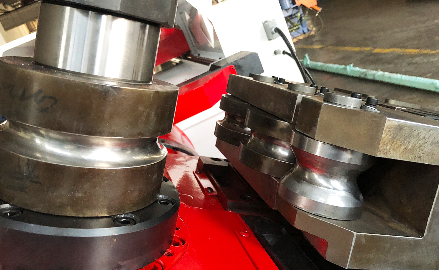 CNC roterende kop pijpbuigmachine - bidirectioneel